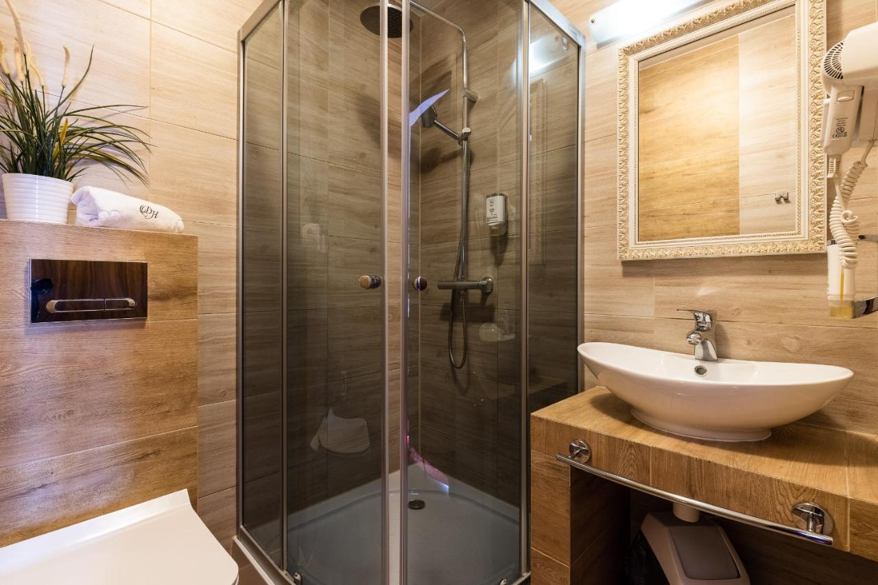 Hotel Diamond W Bialym Dworku Rumia Buitenkant foto