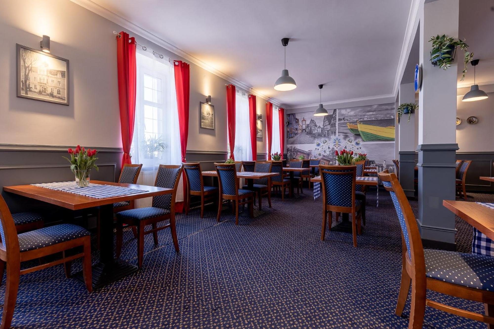Hotel Diamond W Bialym Dworku Rumia Buitenkant foto